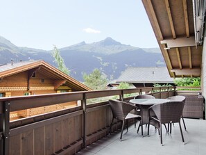 Outdoor dining - Apartment Bäreggblick by Interhome (Grindelwald)