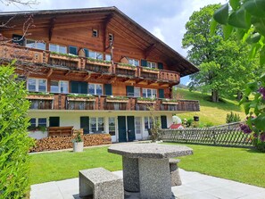 Exterior - Chalet Burgstein, Studio Alpenrose by Interhome (Grindelwald)