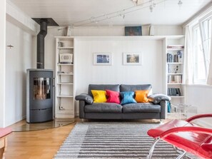 TV, fireplace - Chalet Lienzhubel by Interhome (Grindelwald)