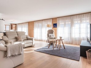 TV, fireplace - Apartment Bränderli 4.5 by Interhome (Grindelwald)