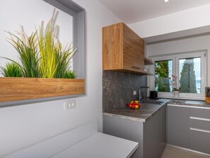 Fridge, dishwasher, cookware/dishes/utensils - Apartment Helena by Interhome (Crikvenica)