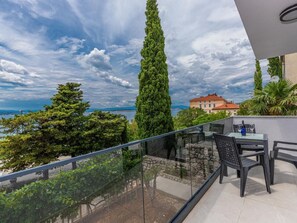 Outdoor dining - Apartment Helena by Interhome (Crikvenica)