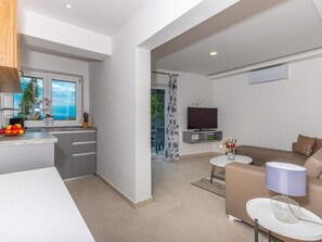 TV - Apartment Helena by Interhome (Crikvenica)