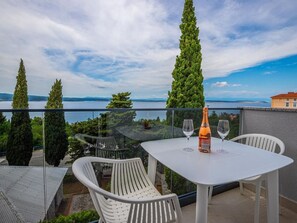Outdoor dining - Apartment Konstantin by Interhome (Crikvenica)