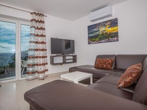 TV - Apartment Konstantin by Interhome (Crikvenica)
