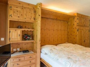 Room - Chesa la Furia 3- Bergbahnen inklusiv im Sommer by Interhome (Pontresina)