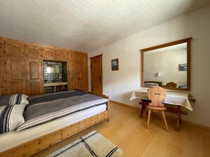 1 quarto