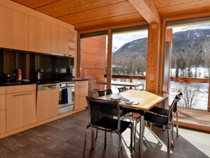 Fridge, oven, dishwasher, cookware/dishes/utensils - Chesa Randurel by Interhome (Pontresina)
