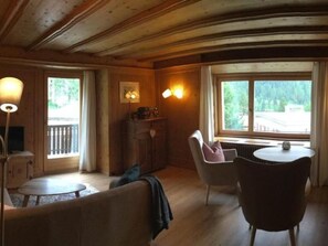 TV - Chesa Kober by Interhome (Pontresina)