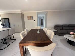 Dining - Wellard Nest- Newly built home. Close to Woolworths and Wellard train station (Wellard)