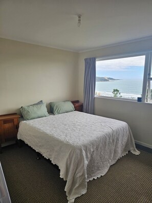 Bed sheets - 3-bedroom Bach in Ahipara 180 views of 90 Mile Beach (ahipara)