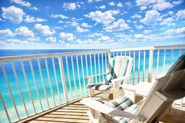 Property grounds - Oceanfront 3BR 2 King Masters Sleeps 7 (Panama City Beach)