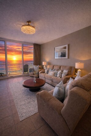 Smart TV - Oceanfront 3BR 2 King Masters Sleeps 7 (Panama City Beach)