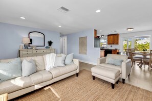 TV, fireplace - 3-bedroom pool house in marvelous Punta Gorda (Punta Gorda)