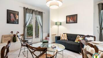 TV, peis og DVD-spiller