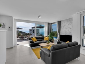 Fireplace - Villa Oscar mit Pool by Interhome (Makarska)