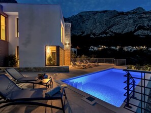 A heated pool - Villa Oscar mit Pool by Interhome (Makarska)