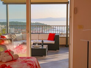 Living area - Penthousewohnung mit Whirlpool und Meerblick by Interhome (Makarska)