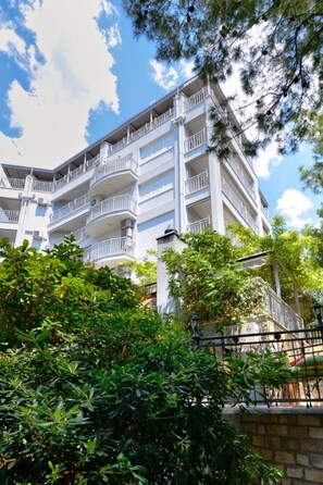 Exterior - Schönes Appartement am Strand mit Terrasse by Interhome (Makarska)
