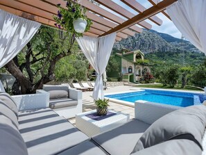 A heated pool - Haus Maria Mendula by Interhome (Makarska)