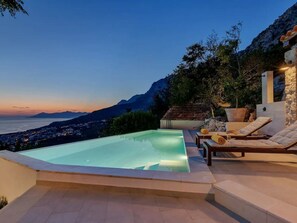 Pool - Villa Montes by Interhome (Makarska)