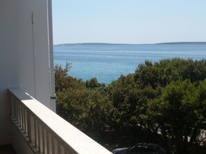 Property grounds - "Mia" mit Blick auf das Wasser by Interhome (Kolan)