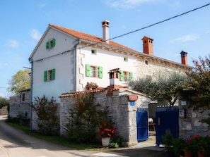 Exterior - Wunderschönes Haus in Peresiji mit privatem Pool by Interhome (Bokordici)