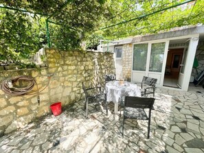 Outdoor dining - in Crikvenica mit Terrasse by Interhome (Crikvenica)