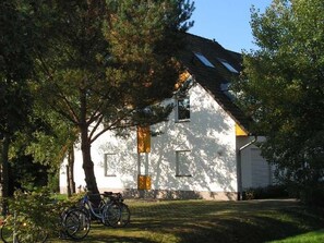 Exterior - Strandnahe Wohnung mit Terrasse und Parkplatz by Interhome (Ostseebad Zingst)