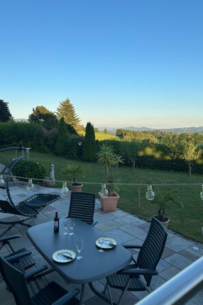 Outdoor dining - Apartment by Interhome (Neureichenau)