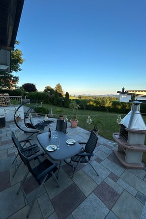 Outdoor dining - Apartment by Interhome (Neureichenau)