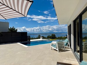 Pool - Schöne moderne Villa v by Interhome (Crikvenica)