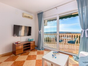 TV - Wohnung mit Balkon und Meerblick by Interhome (Crikvenica)