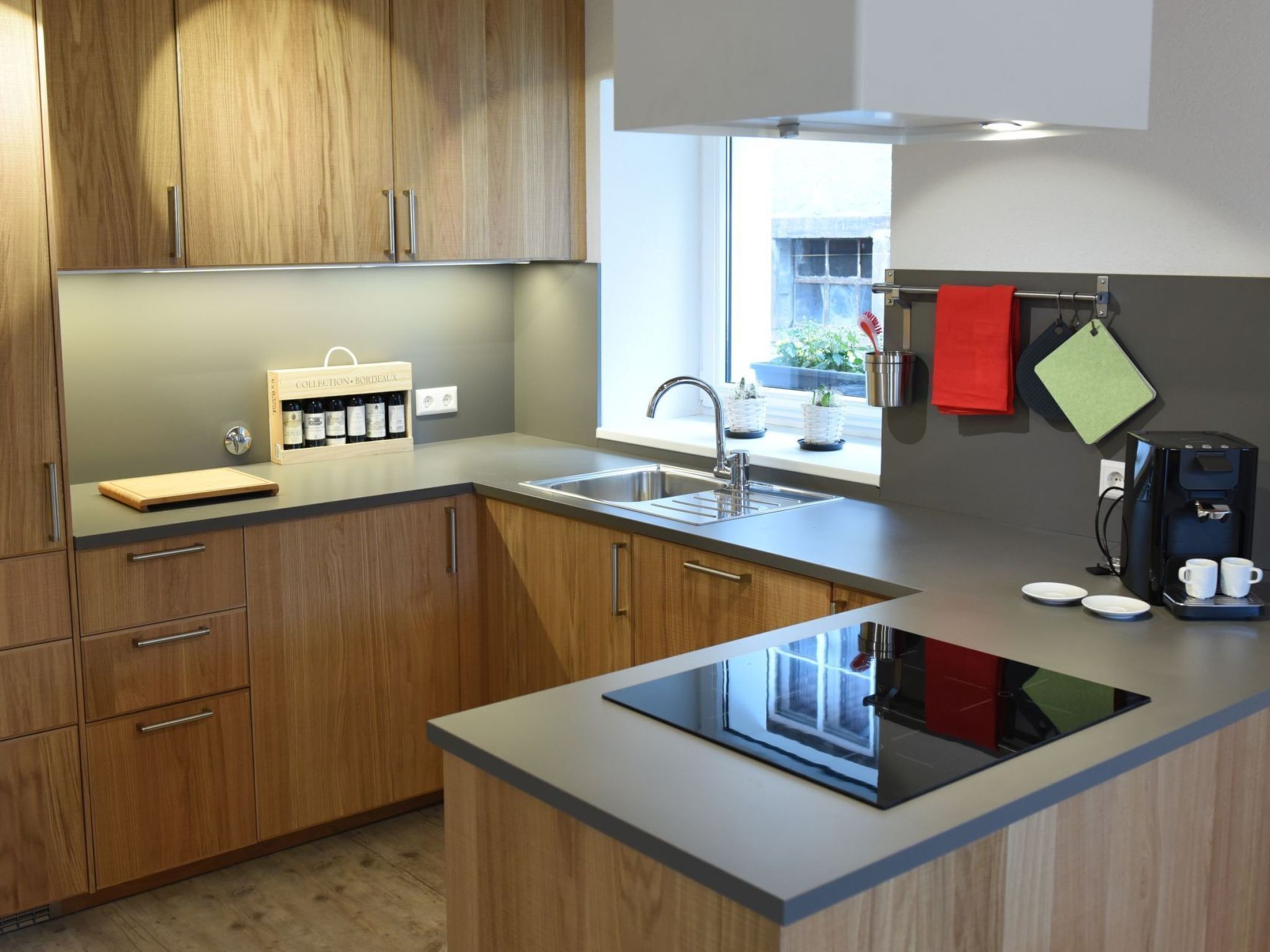 雪櫃、焗爐、洗碗機、廚房用具/餐具/器皿