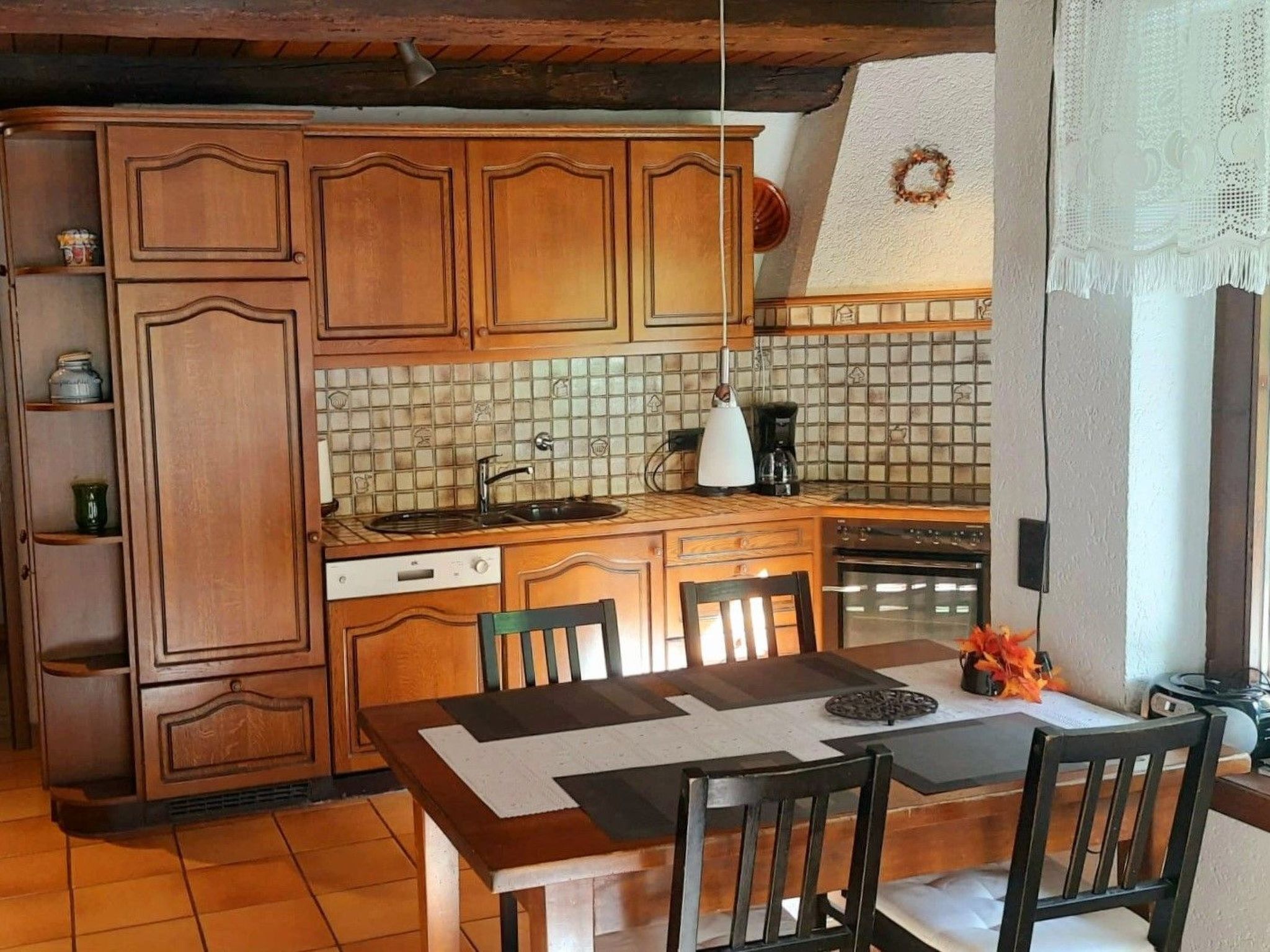 Fridge, oven, dishwasher, cookware/dishes/utensils