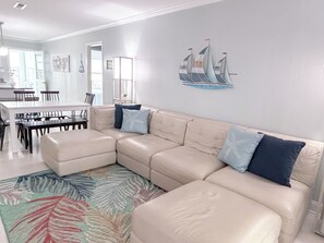 Smart TV, video games, printers - Family Tides~Steps to Sand~Pool!~Fun for All! (Oak Island)