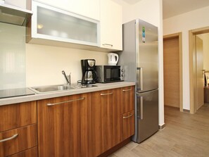 Fridge, microwave, oven, dishwasher - Tolle Ferienwohnung in Baška mit Eigener Terrasse by Interhome (Krk/Baška)