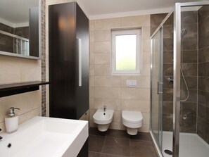 Towels - Tolle Ferienwohnung in Baška mit Eigener Terrasse by Interhome (Krk/Baška)
