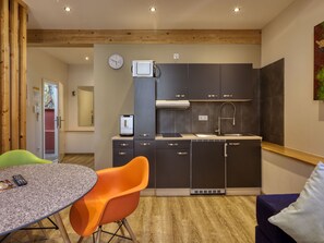 Fridge, dishwasher, cookware/dishes/utensils - Taubenschlag by Interhome (Marktheidenfeld)