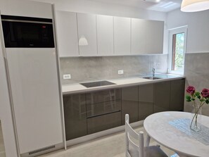 Fridge, microwave, dishwasher, cookware/dishes/utensils - in Baška mit Eigenem Balkon by Interhome (Krk/Baška)
