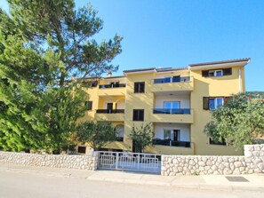 Exterior - in Baška mit Eigenem Balkon by Interhome (Krk/Baška)