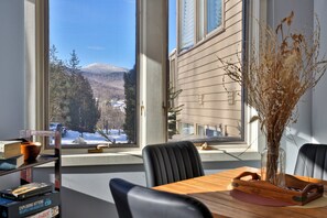 Dining - Peak & Pillow Condo at Fall Line on Shuttle Route (Killington)