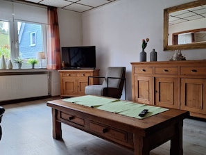 TV - Fachwerkhaus mit 5 Schlafzimmern bei Winterberg by Interhome (Schmallenberg)