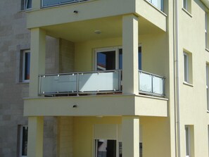 Exterior detail - Modernes Apartment mit teilweisem Meerblick by Interhome (Krk/Milohnići)