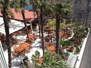Outdoor dining - Moderne Wohnung in der Altstadt by Interhome (Makarska)