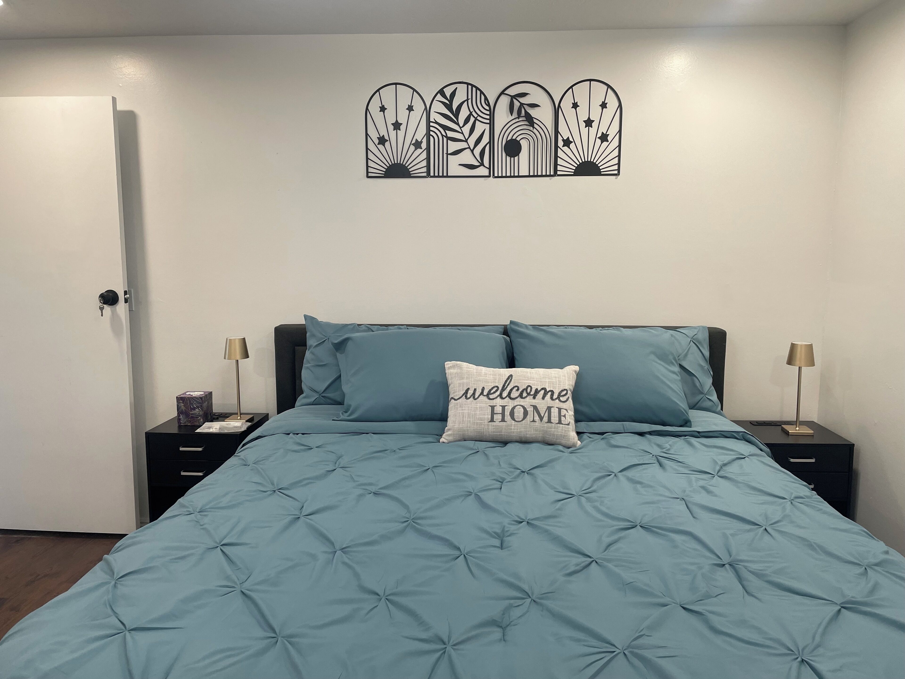 2 habitaciones, tabla de planchar con plancha, wifi y ropa de cama 