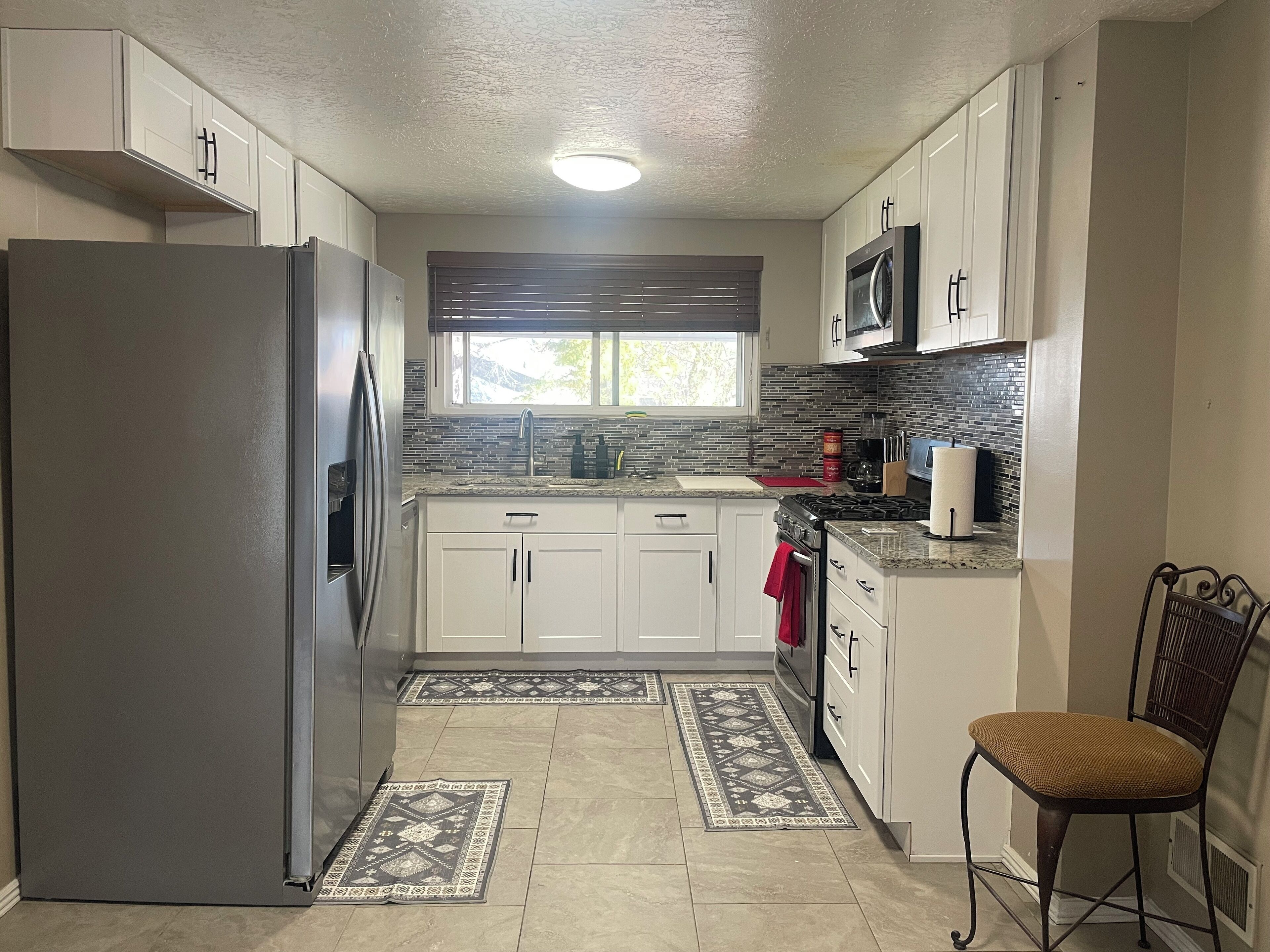 Mikroaaltouuni, uuni, liesi, astianpesukone