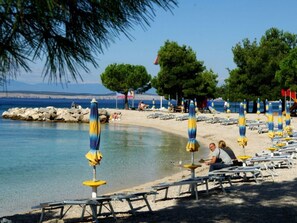 Beach - Wohnung für 6 Personen mit Jacuzzi by Interhome (Crikvenica)