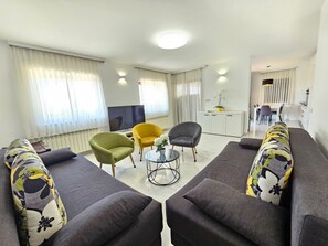 Living area - Wohnung für 6 Personen mit Jacuzzi by Interhome (Crikvenica)