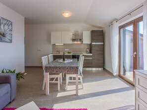 Dining - Wohnung mit Panoramablick aufs Meer by Interhome (Crikvenica)